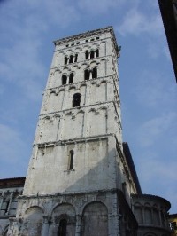 Lucca: zvonice kostela San Michele in Foro 