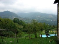 Garfagnana: pohled na hory od usedlosti agriturismo  "Al Sambucca" u Piazza al Serchio