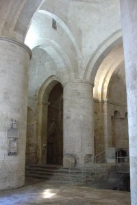 Arles: Les Alyscamps - kostel St.Honorat