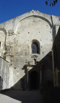 Arles: Les Alyscamps - kostel St. Honorat