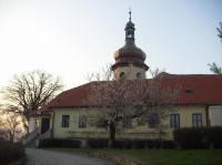 Zámek v Kostelci nad Černými lesy: Začíná jaro.