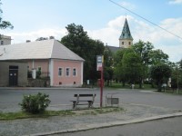 Autobusová zastávka na náměstí