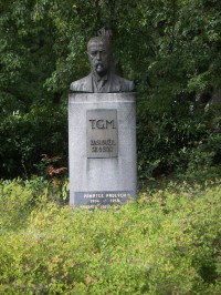 Jevany - pomník T. G. Masaryka