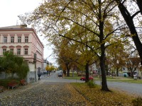 náměstí Bedřicha Hrozného, v popředí Základní škola Bedřicha Hrozného