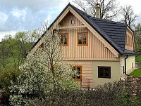 Slunečná roubenka u splavu - Dvůr Králové n/L