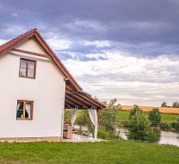 Chaty na rybníku Slávek - Lžín