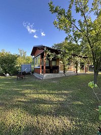 Chatka Pod trnkovým stromem - Hroznová Lhota