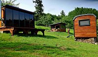 Císařský medový glamping - Místo