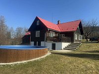 Chata s červenou střechou - Čeladná