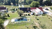 Chalupa s koupacím jezírkem u Římova - Sedlce